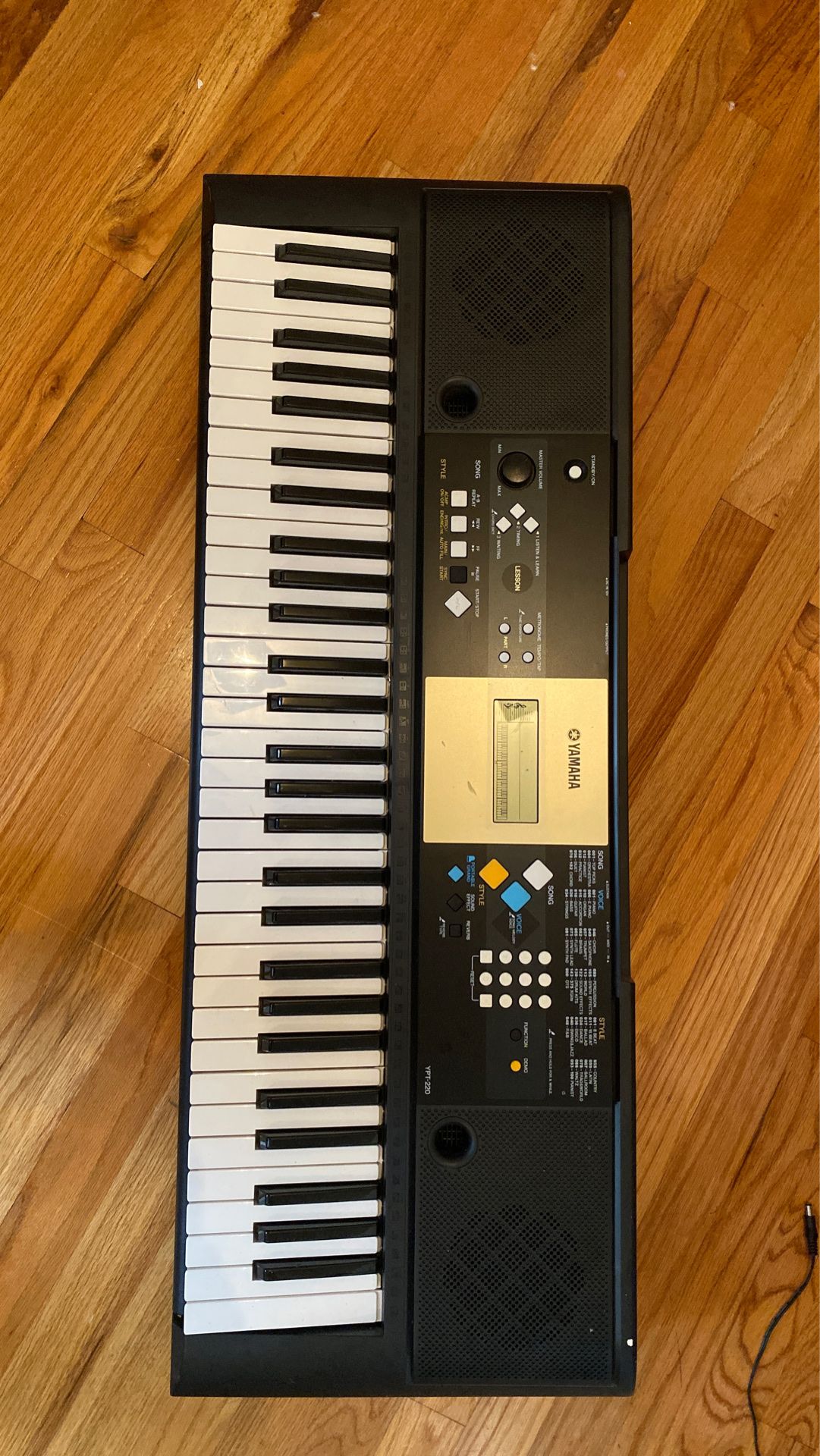 Yamaha Keyboard with Charger & Stand