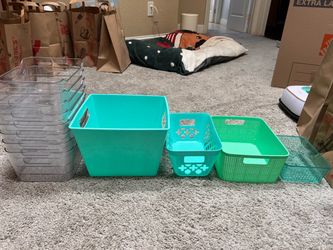 Assorted storage containers