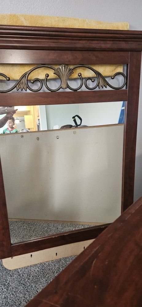 Dresser With Mirror And Headboard