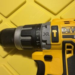 20 v  hammer drill dewalt xr