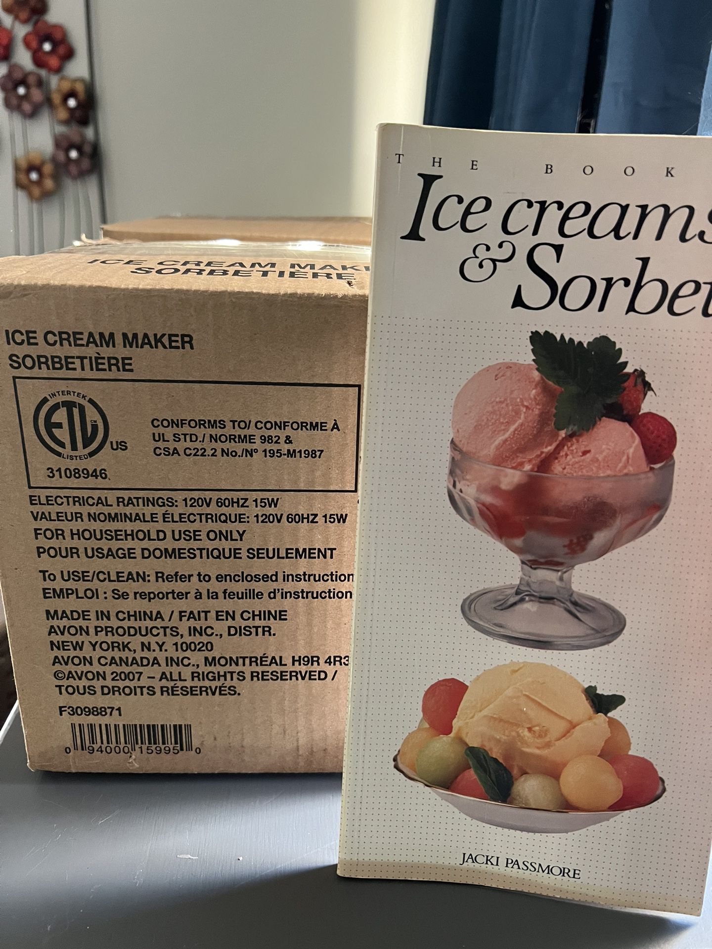 Ice Cream & Sorbet Electric Maker With Book Of Recipes