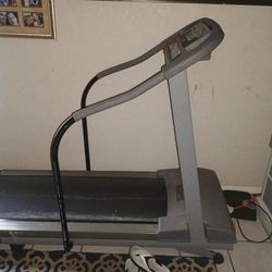 Treadmill Great Condition With Incline