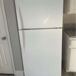 White Kitchen Appliances Set 