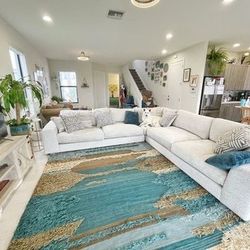 Large, Beautiful, Cozy Sectional Couch