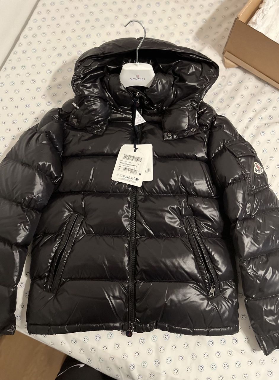 Moncler Maya Giubbotto Size 5 ( Large )