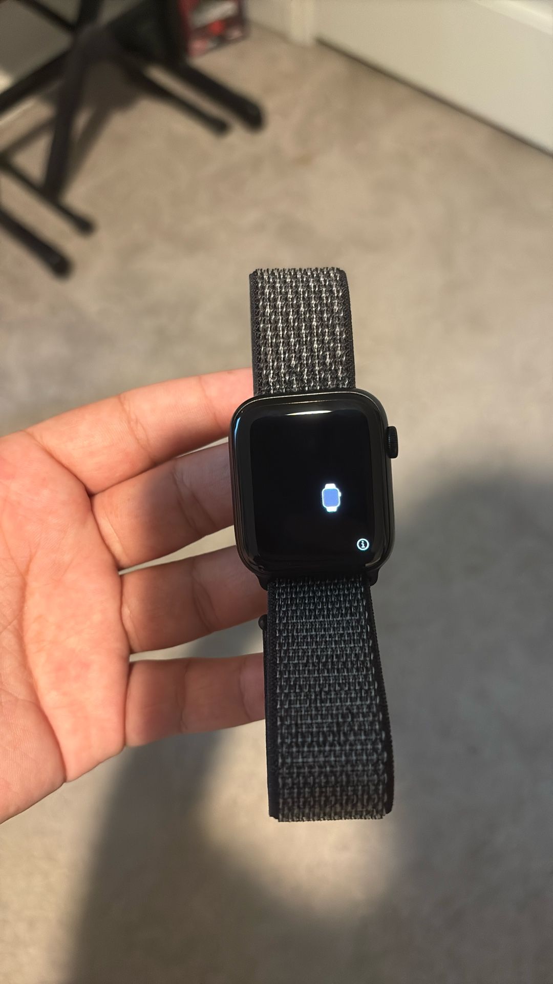 LAST CALL - Apple Watch SE Gen 2 - $90 (with Charger)