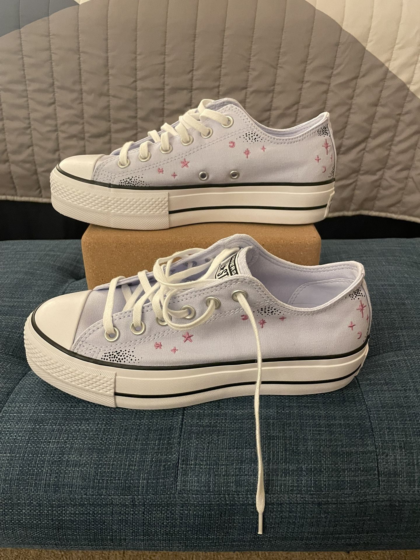 Women Size 8 Converse Chuck Taylor All Star Lift Platform Low Top - Celestial