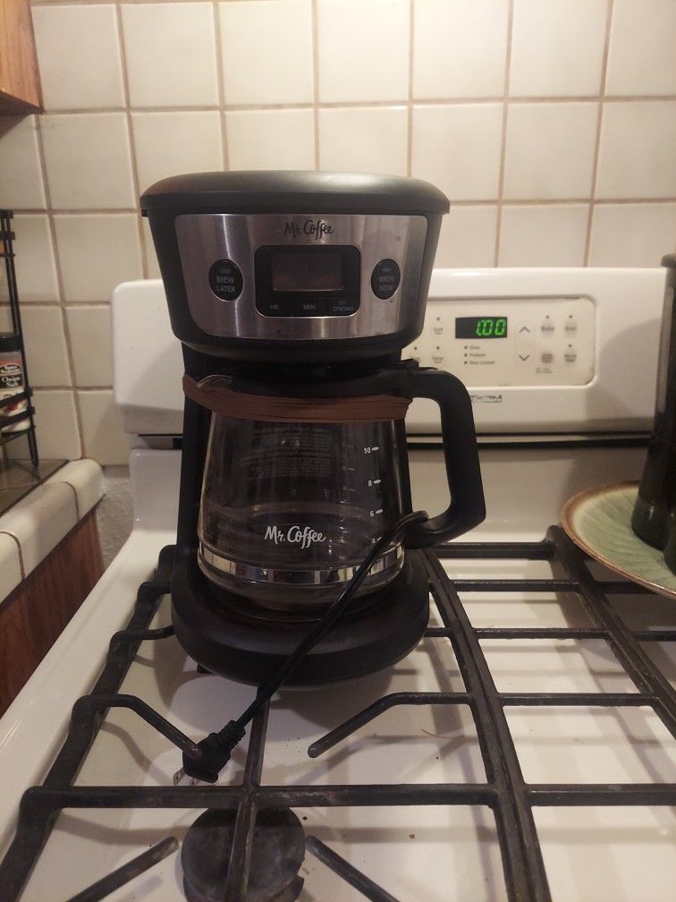 Mr. Coffee  (Coffee MAKER)