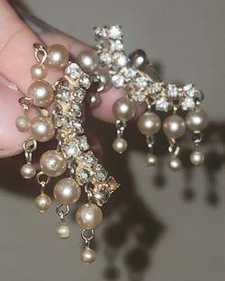 VINTAGE CZ FAUX PEARL COSTUME JEWELRY CLIP ON EARRING SET