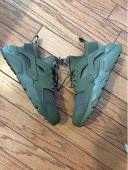 Nike Huarache Size 11