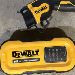 DeWalt 16 Amp Ev Charger