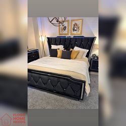 5 Pieces Queen Size black color bed set