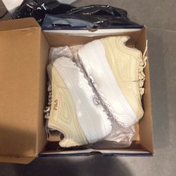 Fila Disrupt or II Wedge Sz 6 $35