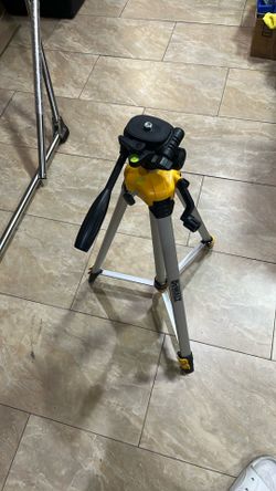 DeWalt Construction Tripod