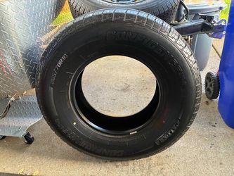Almost New Single Tire 265/70R16