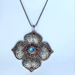 Sterling Silver Chain & Pendant 