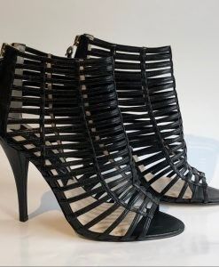BOUTIQUE 9 STRAPPY BLACK HEELS SANDALS