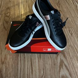 Puma CLYDE HACKED PERF TOE size 8.5