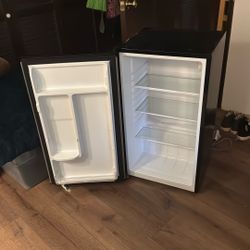 Frigidaire 4.5cu.ft. Mini Fridge  