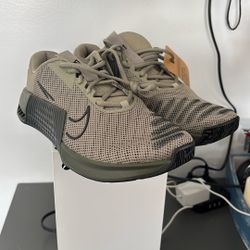 Nike Metcon 9 Training Shoes – Light Army / Cargo Khaki –Men’s Size 9 Women 10.5