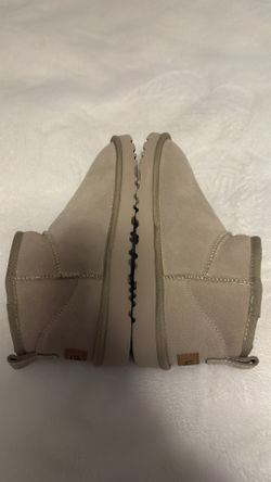 Women’s Uggs Size 7 SAND Color