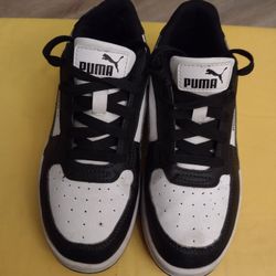 PUMA'S 👟 SIZE3.5 YOUTH BOYS  $8