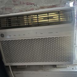 GE WINDOW AC -used - Works Great Bought Just Over A Year Ago 