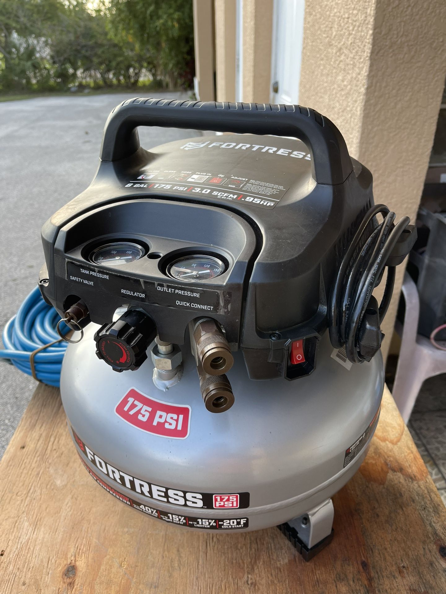 6 Gallon Pancake Air Compressor 175 PSI High Performance Oil-Free Air Compressor.. and I'll give you the hose. almost new