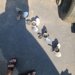 30 - 40 HP OUTBOARD PROPELLERS THEY WERE ON A MERCURY MOTOR