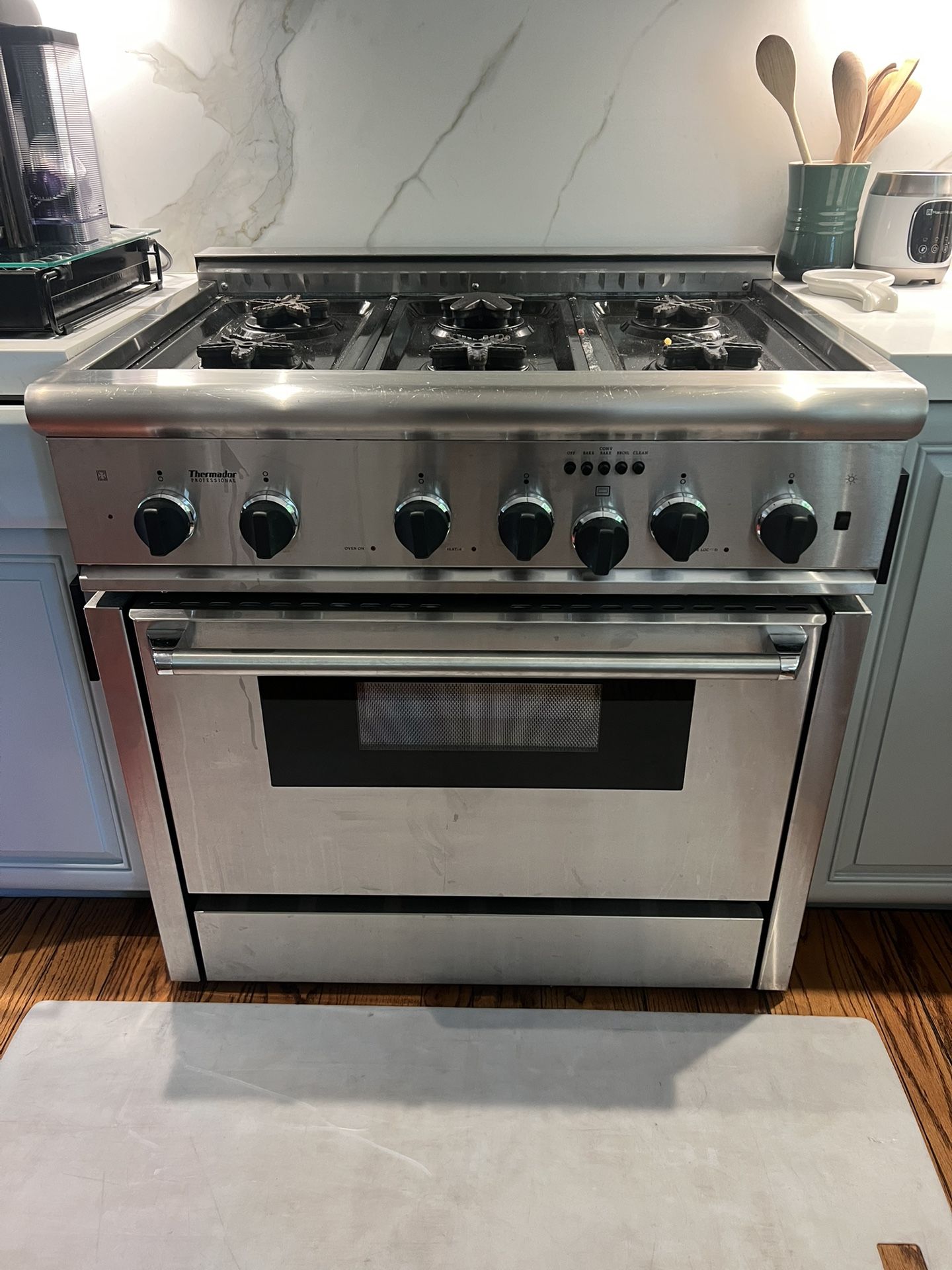 36” Thermador Dual Fuel Range