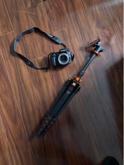 Sony camera needs lens with tripod and digital field monitor included
