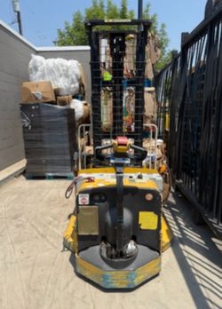2016 Yale MSW040SFN24TV087 Electric Walkie Pallet Stacker 