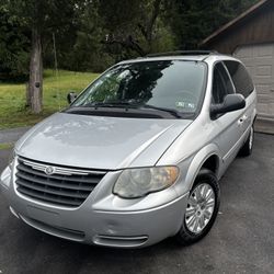 2006 Chrysler Town And Country 