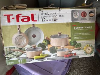 Pots and pans set