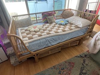 Day Bed 