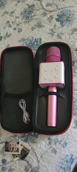 Wireless Bluetooth Karaoke Microphone Like new