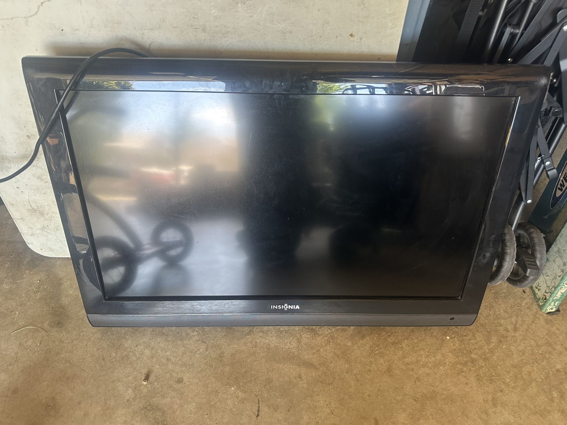 Insignia TV