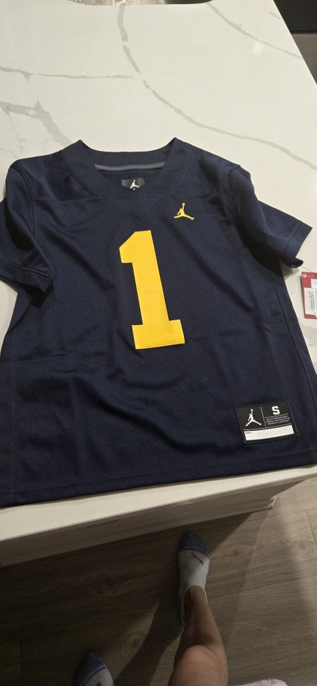 Michigan Wolverines Junior Jersey Size Small