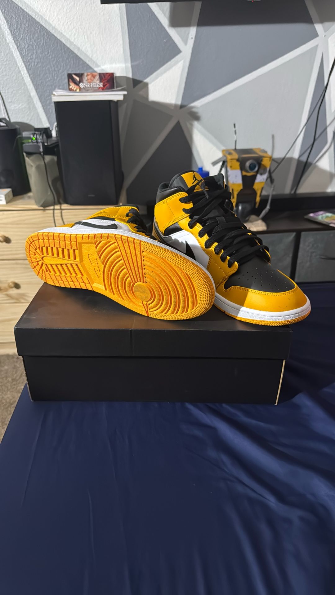 Air Jordan’s 1 Mid 