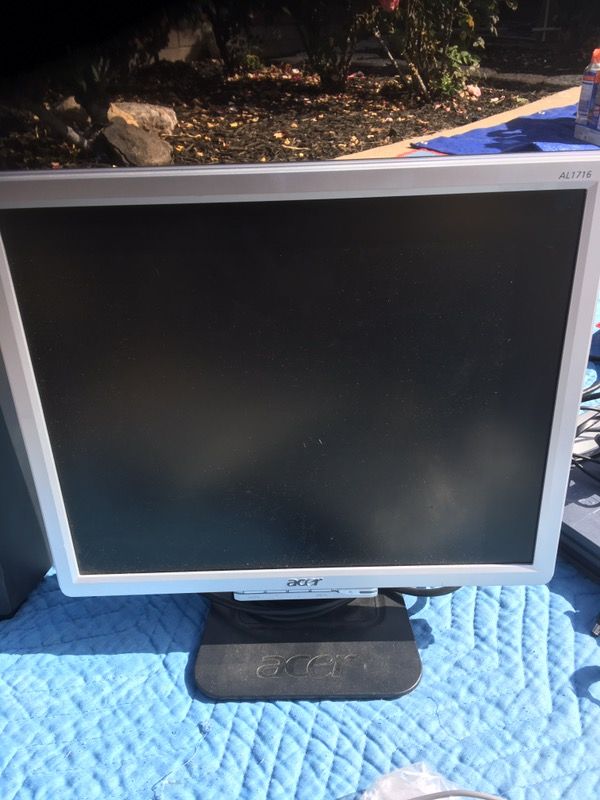 Monitor and Laptops Make Reasonable Offer