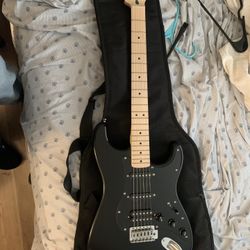 Electric Guitar(Stratocaster) And Amp(Fender Mustang LT25)