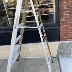 6ft Aluminum  Ladder With Painters Tray