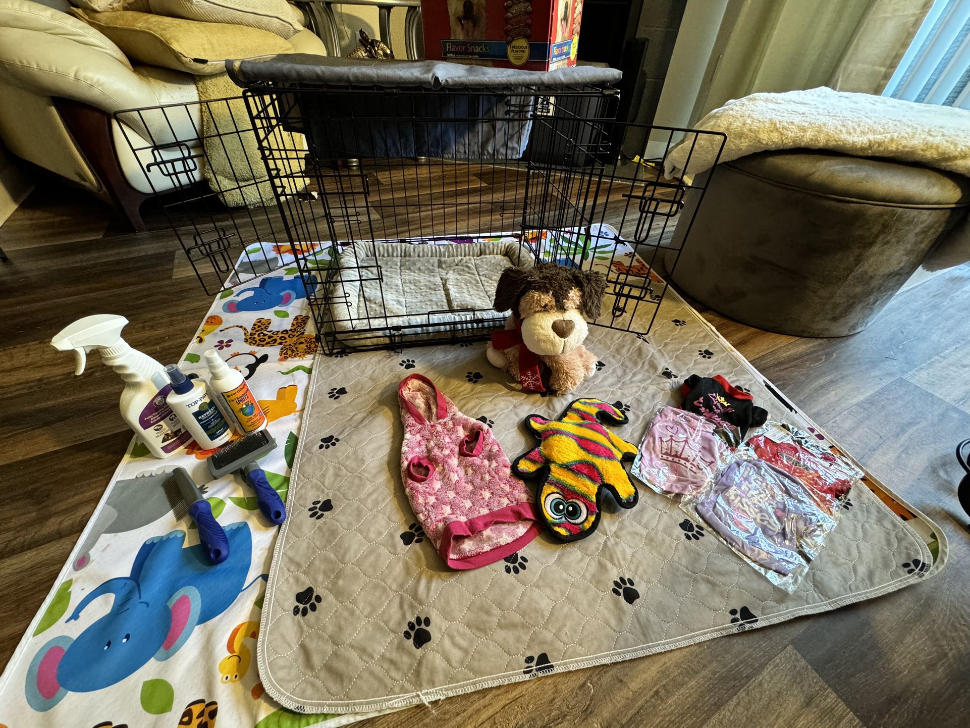Small Dog Crate & Goodies 