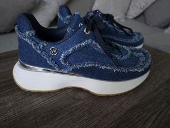 MICHAEL KORS WOMENS sneakers size 8