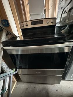 AMANA ELECTRIC STOVE