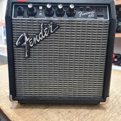Fender Frontman 10G Guitar Combo Amplifier - Black Bundle with Cable and Austin Bazaar Exclusive 12-Pack Picks