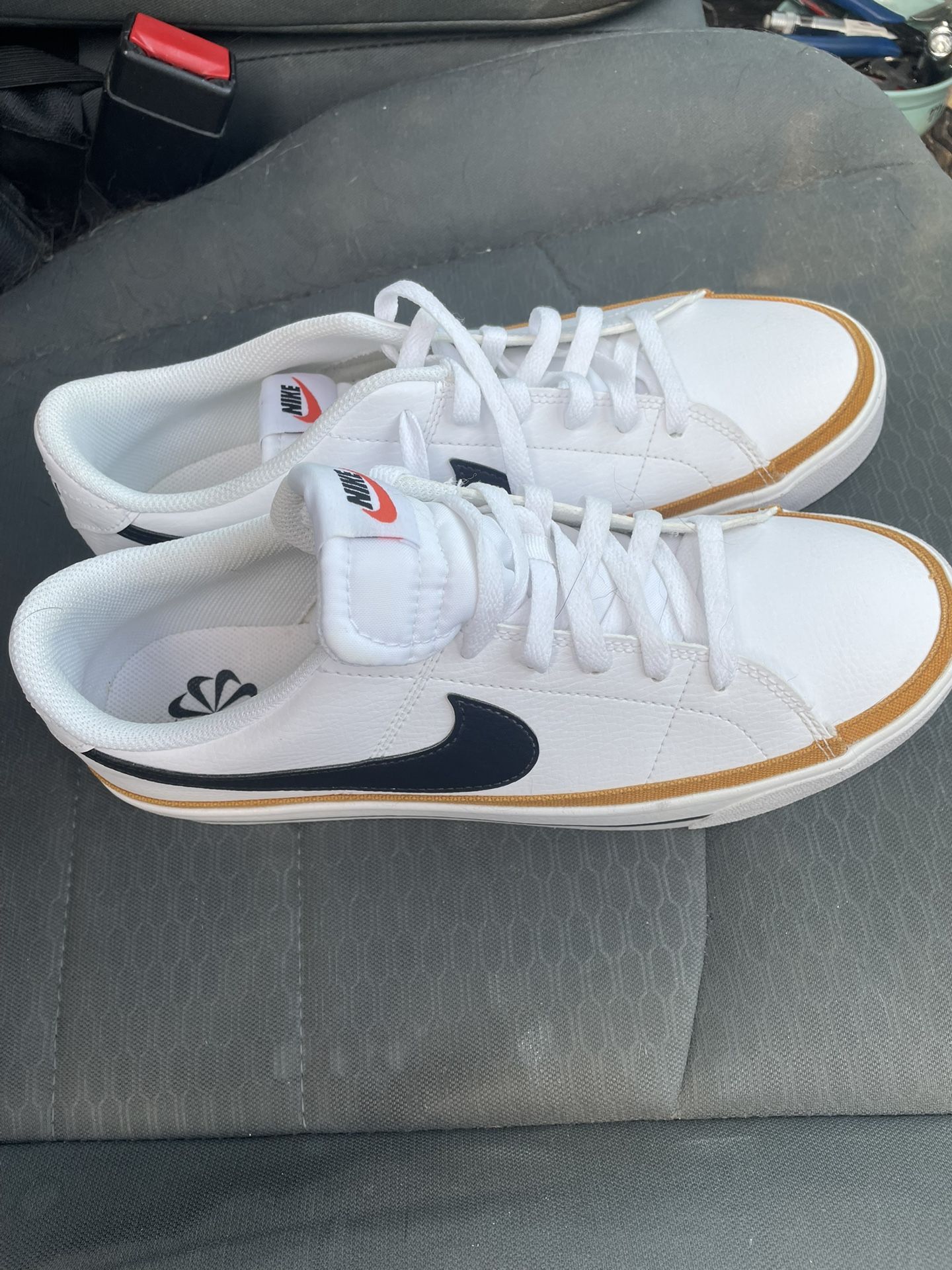 New Nike Gym Shoes 9.5