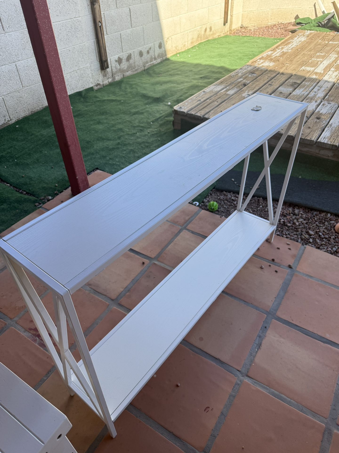 FREE TABLE AND SHOW RACK