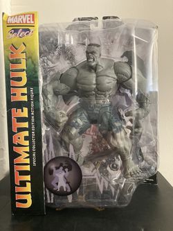 Collectible  Ultimate Hulk in GREY