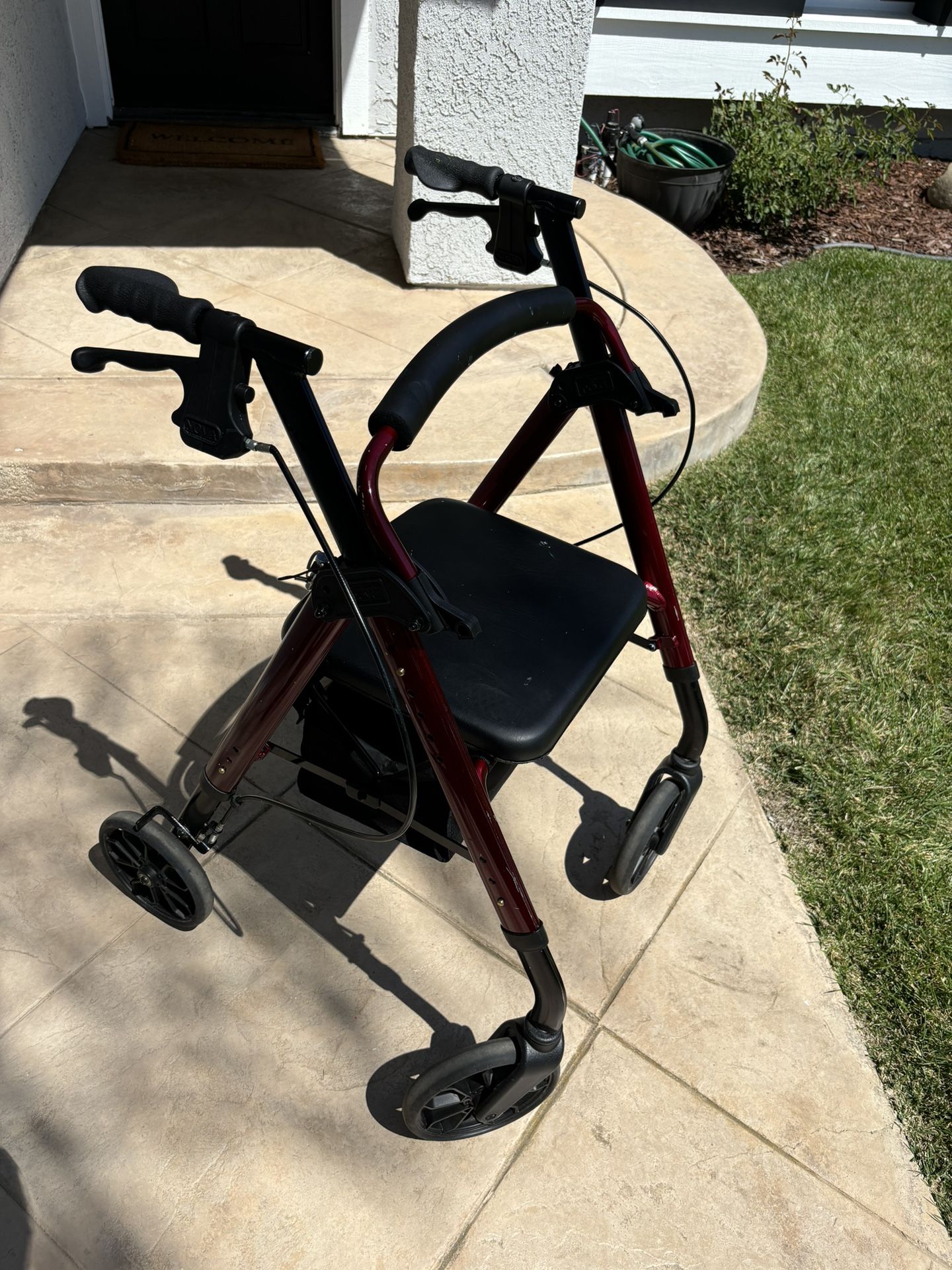 Nova 4wheel Walker With Brake